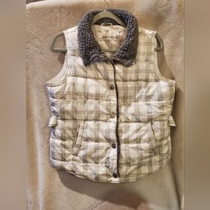 Women's Maurice's white gray plaid puffer vest fuzzy Collar Size Large